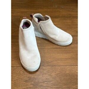 Ryla Vera 2 boots women’s 7.5 7 1/2 Cream colored